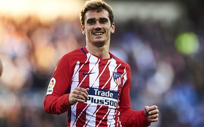 升博电竞热评-伊布观看瑞典队训练